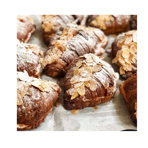 杏仁可頌 Fresh Baked Croissant aux Amandes (Almond Croissant)